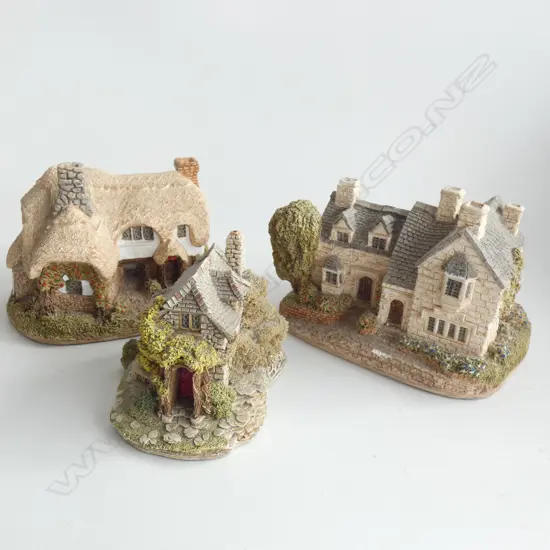 3 LILLIPUT LANE COTTAGES;  OSTLERS KEEP / MORETON MANOR (A/F) & THE BRIARY