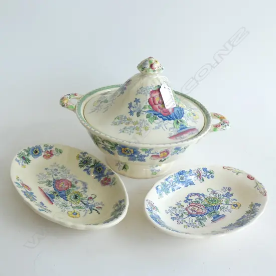 3 PCES MASONS 'STRATHMORE'; LIDDED TUREEN, 2 DISHES
