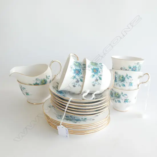 QUEEN ANNE TEASET;  JUG & BOWL / 5 CUPS / 6 SAUCERS / 6 SIDE PLATES 