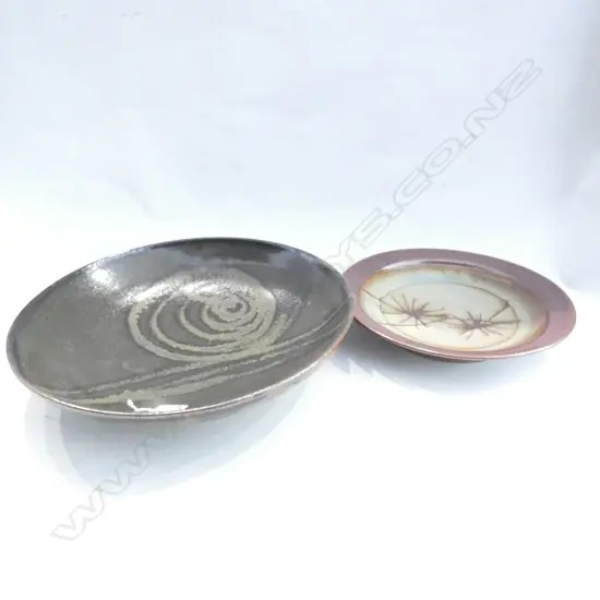 2 NZ STUDIO POTTERY BOWLS - STITCHBURY ETC