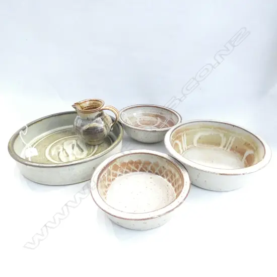 5 NZ STUDIO POTTERY ITEMS - BOWLS ETC