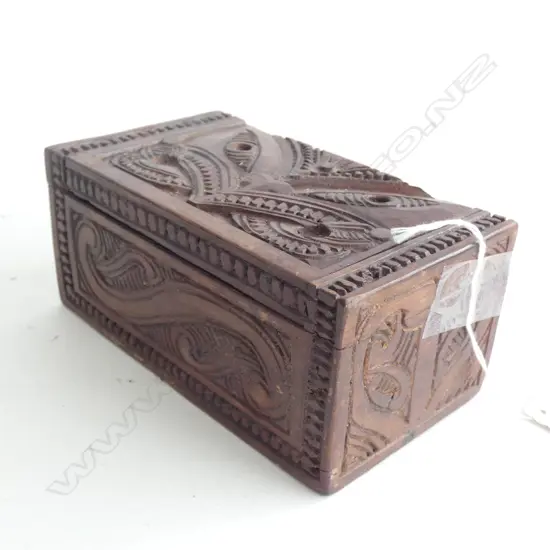CARVED WOODEN MAORI BOX L.155mm