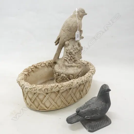 2 CEMENT BIRDS IN BASET W.350mm