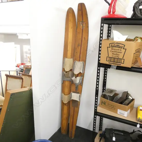 2 OLD WOODEN WATER SKIS (NOT A PR) L 1700MM