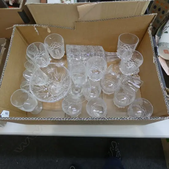 BOX LOT CRYSTAL & GLASS INCL DECANTER 