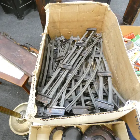 (20011) BIG BOX LANCASTER LINES TRAIN TRACKS