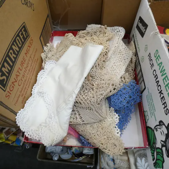 SM TRAY CROCHET PCS & DOILIES 