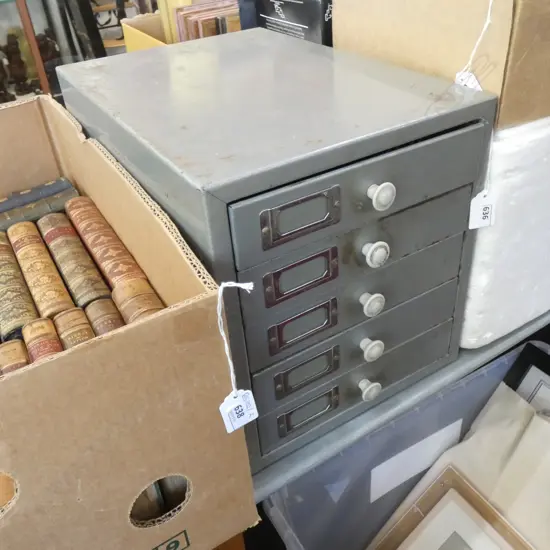 SMALL VINTAGE FILING CABINET...
