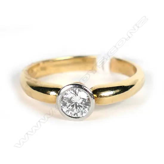 18CT GOLD SOLITAIRE DIAMOND RING O.36ct. 3.99G