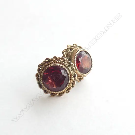 9ct & RED STONE EARRINGS 2 GRAMS