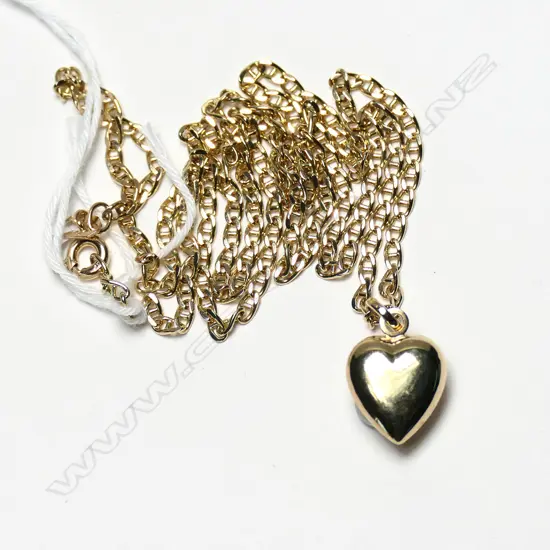 9CT GOLD NECKLACE W HEART PENDANT 5.63G