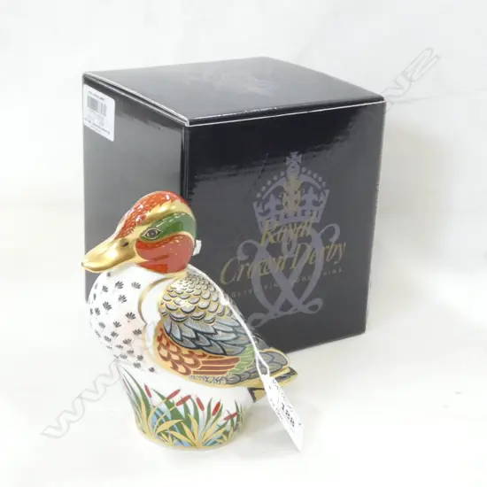 ROYAL CROWN DERBY IMARI WINGED TEAL PAPERWEIGHT - GOLD STOPPER H. 130MM - IN ORIGINAL BOX