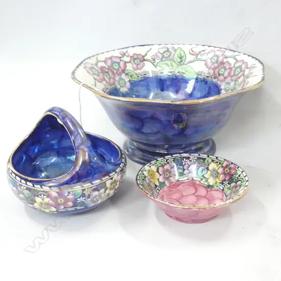 3 PCES MALING THUMPBRINT; BLUE FOOTED BOWL (DIA 225MM) BLUE BASKET DISH & SM PINK DISH (DIA 105MM)