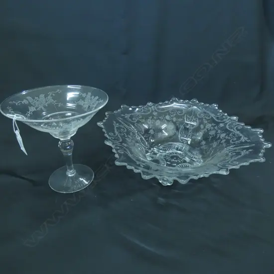 2 PCS GLASS; LG FOOTED BOWL DIA 295MM & COMPORT H. 175MM