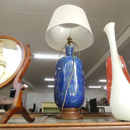 LGE TABLE LAMP WITH SHADE, BLUE TRICKLE GLAZE BASE H.570mm