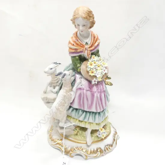 RIESHA FIGURE w. GOATS H.300mm