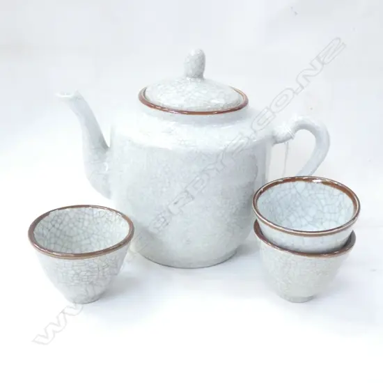 CHINESE CRACKLE GLAZE TEAPOT & 3 CUPS