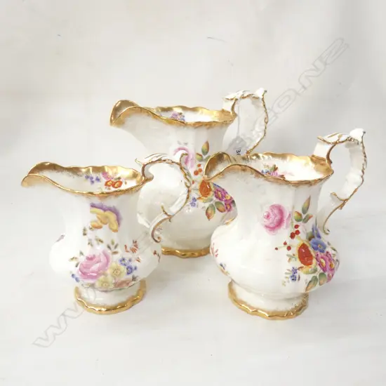 HAMMERSLEY GOLD GILDED 3 PCE GRADUATED JUG SET - LARGEST H. 160MM