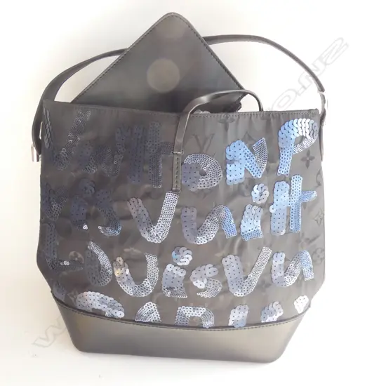 2 FAUX LOUIS VUITTON BAGS AF