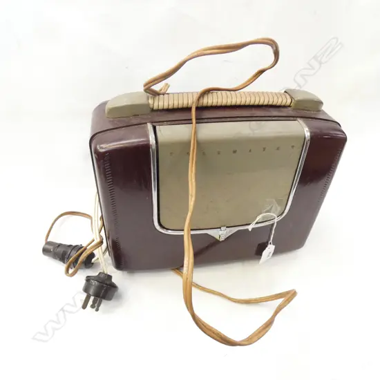 OLD PACEMAKER ELECTRIC RADIO  290 X 310MM