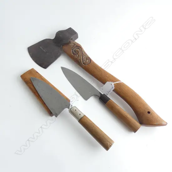 TOMOHAWK AXE L.410mm + 2 KNIVES 