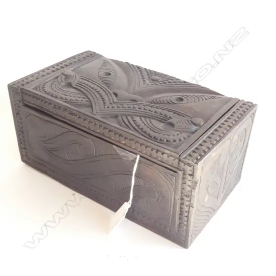 CARVED WOODEN MAORI BOX L.235mm