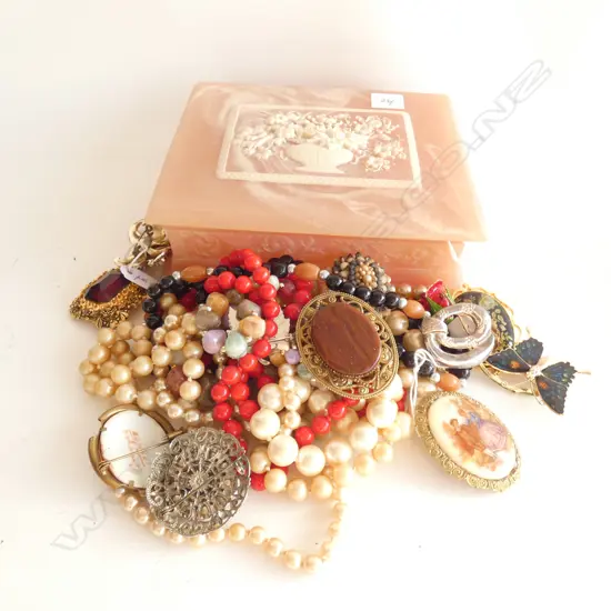 PINK MARBLESTONE JEWELLERY BOX + ASST. FAUX PEARL NECKLACES & BROOCHES