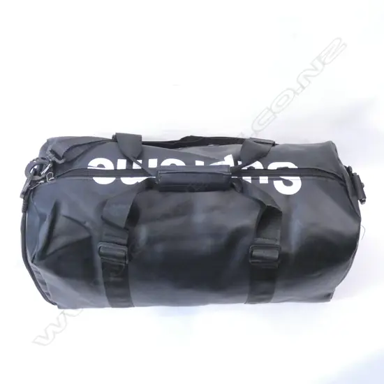 BLACK VINYL COPY FAKE 'SUPREME' BRANDED BAG L.500mm