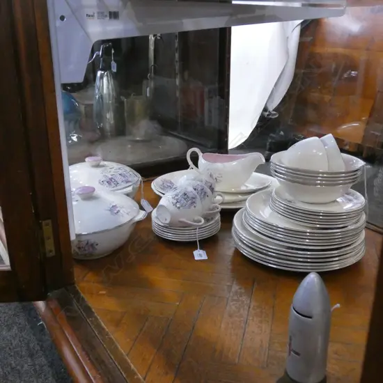 ALFRED MEAKIN PINK MONTMARTRE DINNER SERVICE 40 PCS - EXCELLENT CONDITION