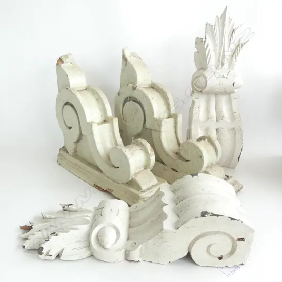 2 PRS WHITE PAINTED CARVED WOODEN CORBEL BRACKETS L.390mm