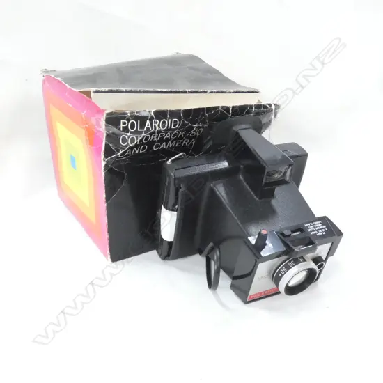 POLAROID VINTAGE CAMERA IN BOX...