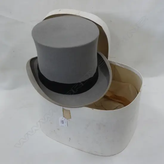 TOP HAT IN ORIGINAL BOX