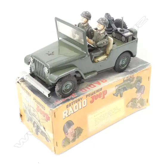 BOXED JAPANESE BATTERY POWERD RADIO JEEP WITH MYSERY ACTION BOX A/F SOME RUST TO JEEP L 280 MM