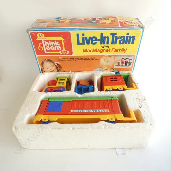 1970'S PLASTIC 'LIVE IN TRAIN' DOLLS HOUSE TOY BY IDEAL TOYS USA - IN ORIGINAL BOX 