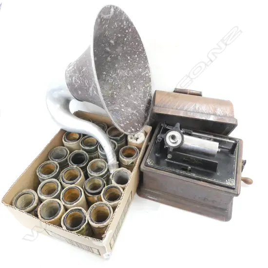 EDISON PHONOGRAPH + HORN & 22 CYLINDERS
