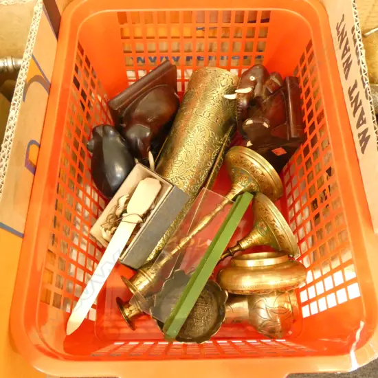 BOX LOT BRASS VASES / WOODEN CARVED ELEPHANTS & COLLECTABLES ETC.