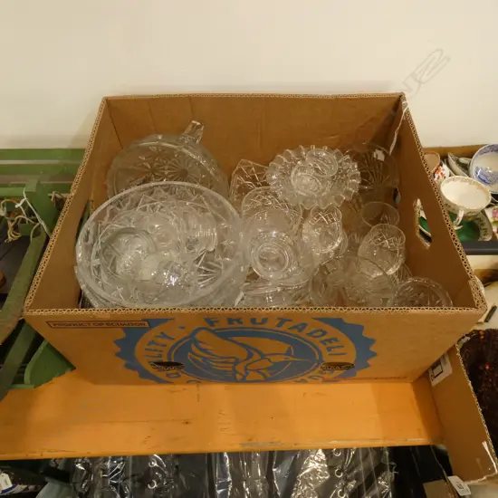 LG BOX GLASS & CRYSTAL; BOWLS / GLASSES/ CONTAINERS ETC..