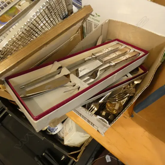 BOX COMMUNITY PLATE CUTLERY + BOXED CARVING SET & BREAD KNIFE