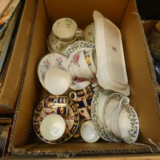 BOX LOT TRIOS & PLATES; MALING THUMBPRINT TRAY / SPODE / AYNSLEY ETC.