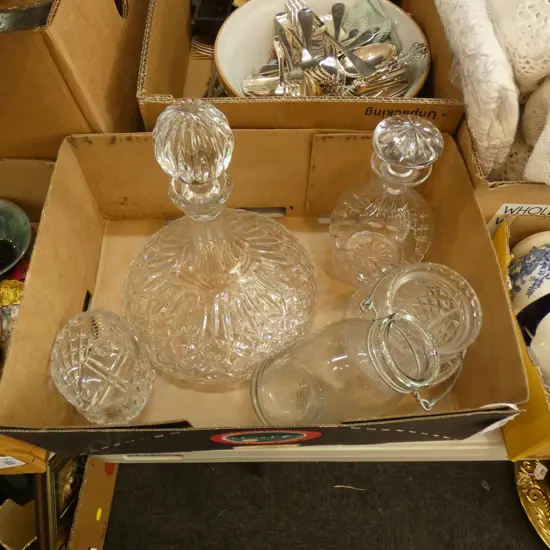 2 DECANTERS & GLASSWARE, 1 CRYSTAL & OTHER SHIPS DECANTER