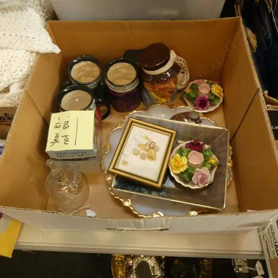 SM BOX COLLECTABLES INCL BIRD ORNAMENT; PORCELAIN FLOWERS ETC..