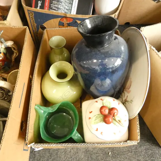 BOX LOT ART GLASS VASES ETC