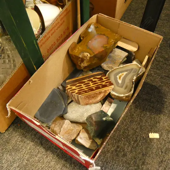 BOX LOT GEODES, LEOPARD ROCK, PICTURE ROCK, RHODONITE ETC 4.9KG