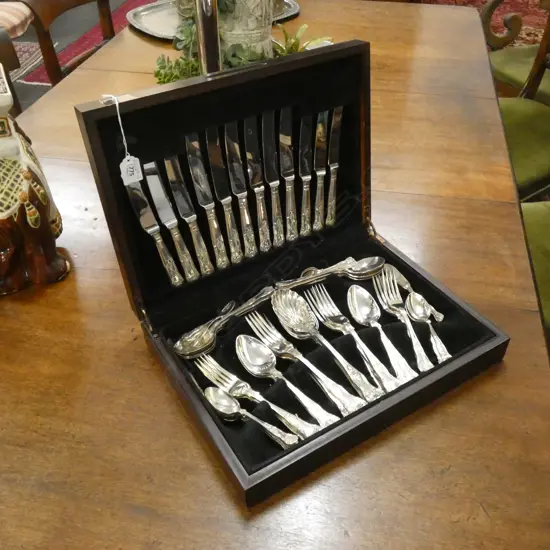 SILVER PLATE DBLE STRUCK KINGS PATTERN CANTEEN OF CUTLERY