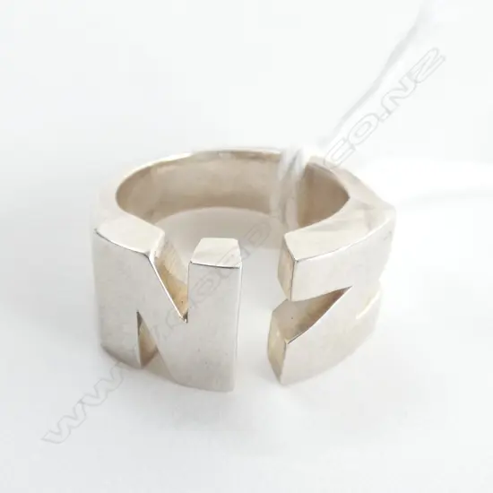 SILVER NZ RING