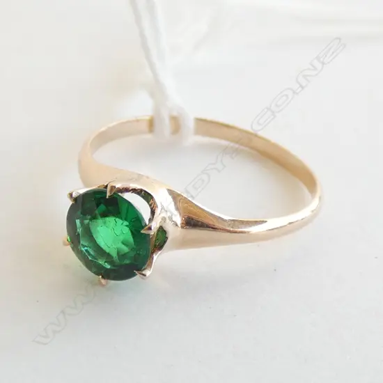 9CT GOLD SYNTHETIC EMERALD RING
