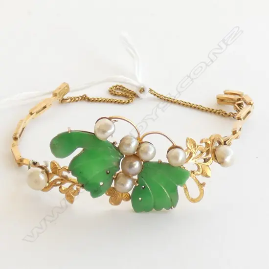 22CT GOLD JADE AND PEARL BRACELET (AF)