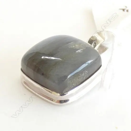 LABRODITE & SILVER PENDANT 