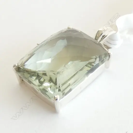 STG SILVER & LG SQ CUT GREEN AMETHYST PENDANT 