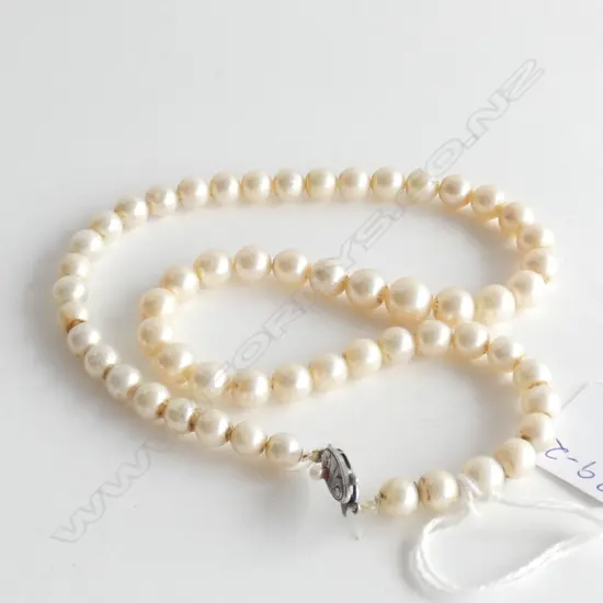 CULTURED PEARL NECKLACE